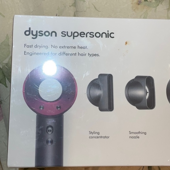 DYSON SUPERSONIC BRAND NEW NEVER OPENED - Picture 1 of 5